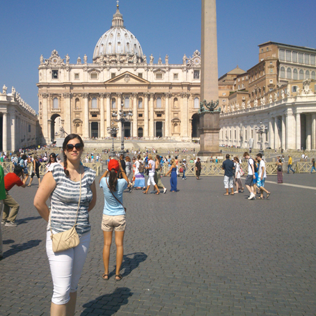 Esther de España viajó a Roma